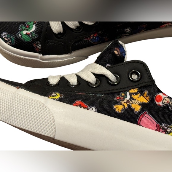 NEW- Super Mario Kids Shoes- Sneakers/Tennis Shoes Size -12 Little Kids/Toddlers - Picture 8 of 11